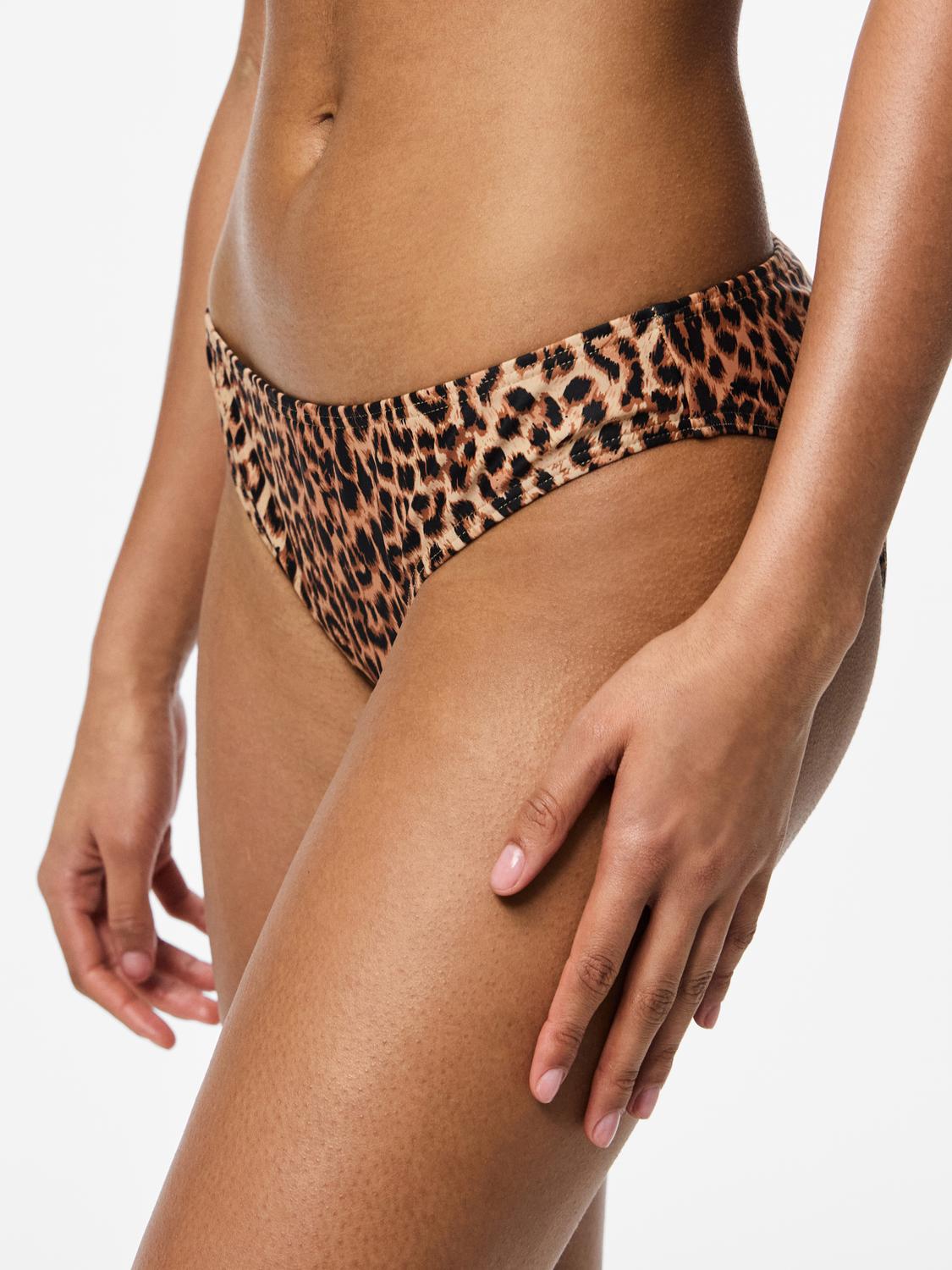 model_shot-detail